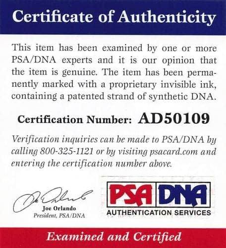 Pierre Pilote assinou Puck Official Autograph PSA/DNA AD50109 - Pucks NHL autografados