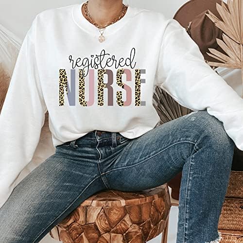 Camisa de enfermeira registrada com estampa de leopardo, engraçado o futuro é enfermeira do presente de enfermagem tee.jpg