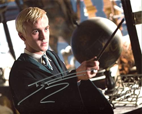 Tom Felton assinou / autografou a foto de Harry Potter 8x10, retratando Draco Malfoy do Half Blood Prince. Inclui Certificado
