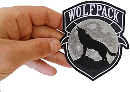 Wolfpack Patch Wolf uivando silhueta da lua - 4x3,6 polegadas. Ferro bordado no patch