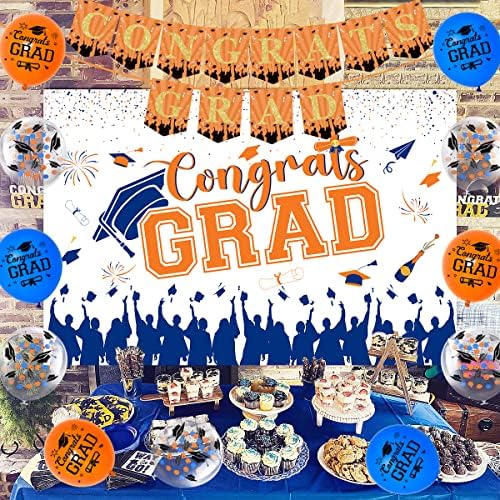 2023 Decorações de graduação azul laranja e branco, parabéns bandeira de pano de fundo - estamos muito orgulhosos de sua