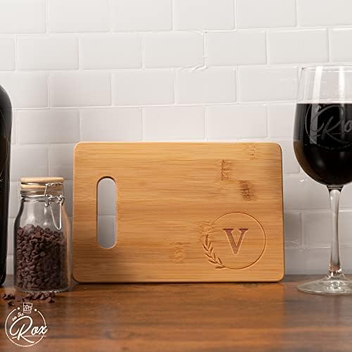 Placas de corte personalizadas - pequena placa de corte gravada com monograma - 9x6 Construtora de corte de bambu personalizada com iniciais - Presente de cozinha de casamento - Wooden Charcuterie Boards no Rox