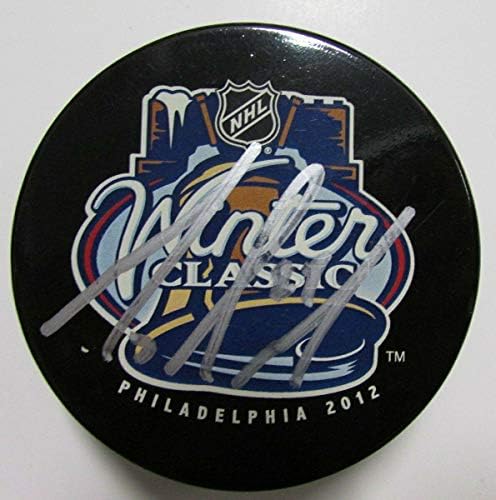 Matt Leia Flyers Autografado/Assinado Winter Classic 2012 Logo Puck JSA 144353 - Pucks NHL autografados