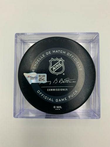 Jared McCann assinou/autógrafo Seattle Kraken Game Puck com caso - fanáticos - Pucks autografados da NHL