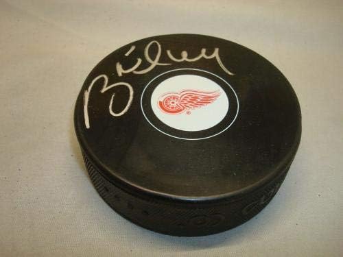 Brett Hull assinou o Detroit Red Wings Hockey Puck Autografado PSA/DNA COA 1I - Pucks autografados da NHL