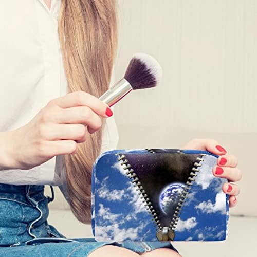 Bolsa de higiene pessoal, maquiagem de maquiagem de maquiagem para homens, céu azul e nuvens brancas universo zíper da terra