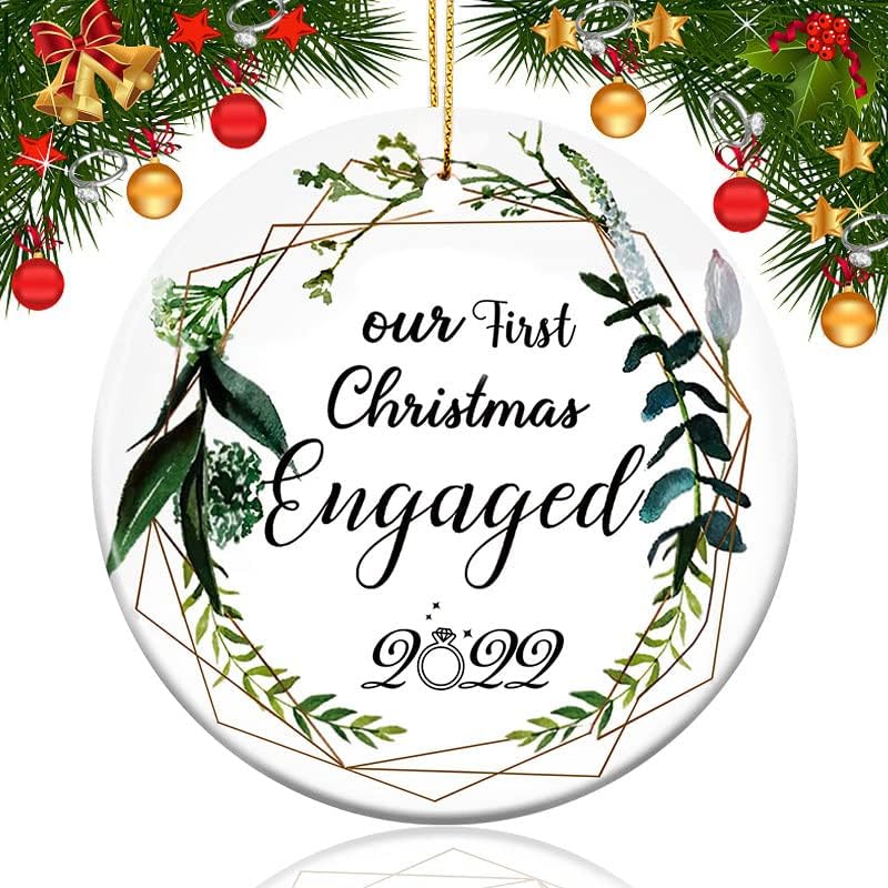 Ornamentos de Natal 2022, nosso primeiro ornamento engajado de Natal, presente de noivado personalizado para casais homens, homens, 3 de 3 pintados de dupla face, decoração de cerâmica branca para árvores para árvores em casa