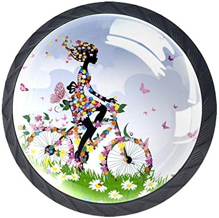 Menina da primavera que desviou uma luta de borboleta com flor de bicicleta lida com o pacote de vidro de cristal de 4