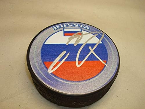 Semyon Varlamov assinou a equipe Russia Hockey Puck autografou 1A - Pucks autografados da NHL