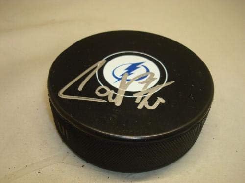 Cedric Paquette assinou Tampa Bay Lightning Hockey Puck autografado 1b - Pucks autografados da NHL