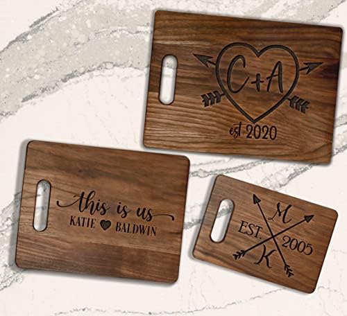 Placas de corte personalizadas para casal de esposa personalizada marido corrigindo Walnut Wood Gravado