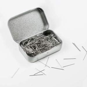 Azeeda 'Rabbit segurando a cenoura' Metal Articled Stationery Tin/Storage Box