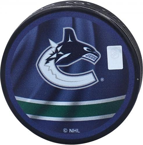 Quinn Hughes Vancouver Canucks autografado reverso logotipo hóquei Puck - Pucks NHL autografados