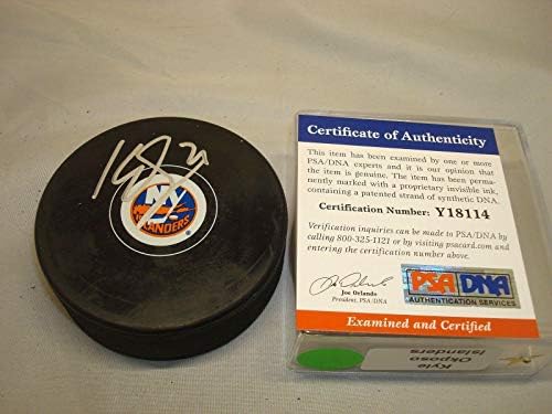 Kyle Okposo assinou o New York Islanders Hockey Puck PSA/DNA CoA 1A - Pucks autografados da NHL