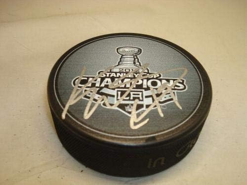Kevin Westgarth assinou o Los Angeles Kings 2012 Stanley Cup Champs Hockey Puck 1A - Pucks de NHL autografados