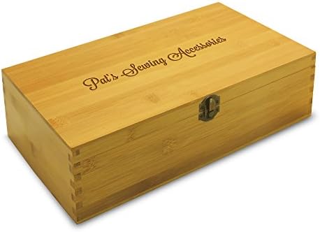 Caixa de presente personalizada do livro de receitas com o nome do destinatário gravado na caixa de madeira