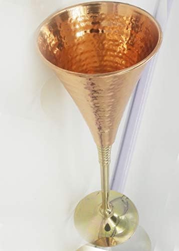 Cálice de vinho de cobre martelado com detalhes em latão de 10 onças