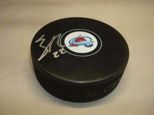 Zach Redmond assinou o Colorado Avalanche Hockey Puck autografado 1b - Pucks autografados da NHL