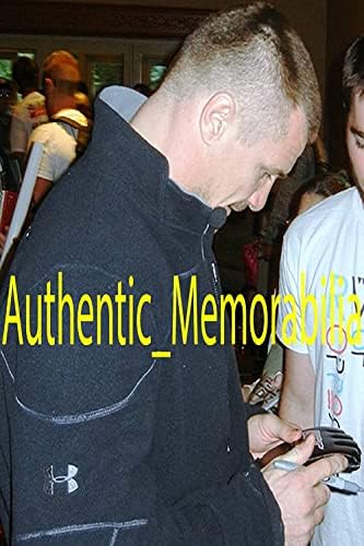 Mirko Cro Cop autografou Ultimate Fighting Championship Glove com prova, imagem de Mirko assinando para nós, PSA/DNA autenticado,