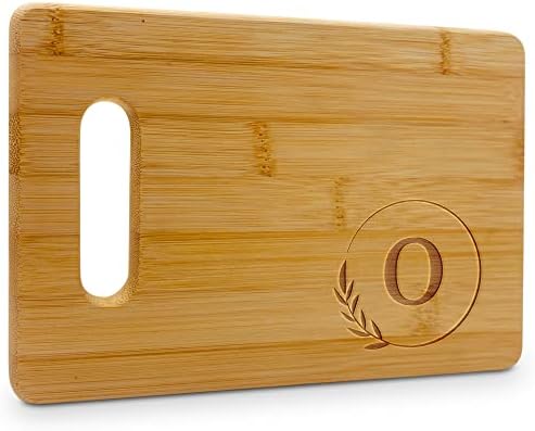 Placas de corte personalizadas - pequena placa de corte gravada com monograma - 9x6 Construtora de corte de bambu personalizada com iniciais - Presente de cozinha de casamento - Wooden Charcuterie Boards no Rox