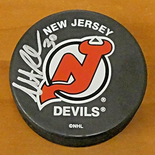 Martin Brodeur assinou o Puck de New Jersey Devils - Pucks autografados da NHL