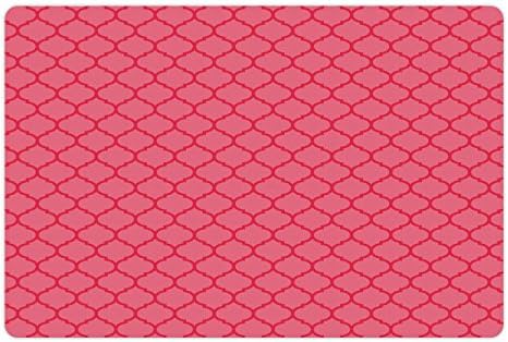 Ambsosonne Coral Pet Tapete Para comer e água, padrão de quatrefoil Era Gothic Renaissance Design Antique Motivo Tradicional, retângulo de borracha sem deslizamento para cães e gatos, coral e vermelho