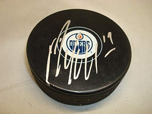 Patrick Maroon assinou o Edmonton Oilers Hockey Puck autografado 1A - Pucks autografados da NHL