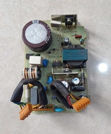 Davitu Motor Controller-2P-P1-11549D Placa de energia PLC usada em boas condições