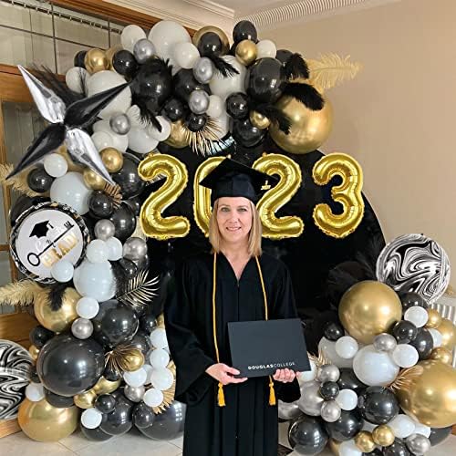 Decorações de graduação em prata em ouro preto, 131pcs 2023 Kit de guirlanda de balão de graduação com balão de balões de papel alumínio de graduação Starburst Balloon 2023 para 2023 Decoração de festa de graduação