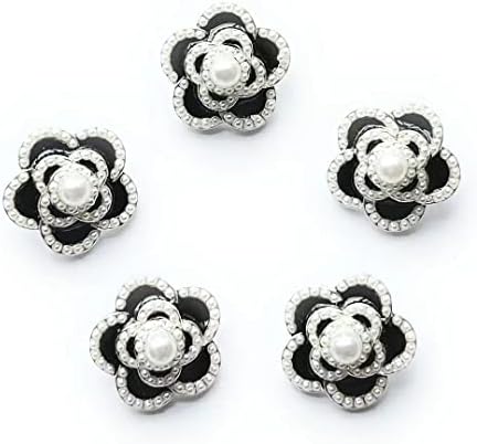 Lote de 5 botões de flor de camélia em preto e branco costuram em botões de pérolas falsas para decoração de roupas de artesanato