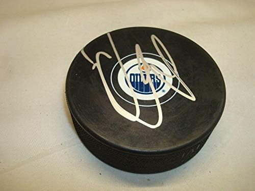 Nail Yakupov assinou o Edmonton Oilers Hockey Puck autografado 1a - Pucks autografados da NHL