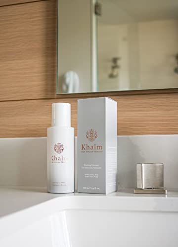 Khalm Skincare Salicylic Foming Cleanser com extrato de Oud e Pomegranato - esfolia delicadamente, remove a maquiagem e a sujeira - melhor limpador de rosto natural para a pele oleosa e envelhecida