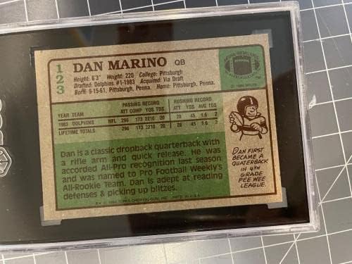1984 TOPPS 123 Dan Marino Miami Dolphins Rookie Football Card SGC 7 nm - Cartões de futebol não assinados