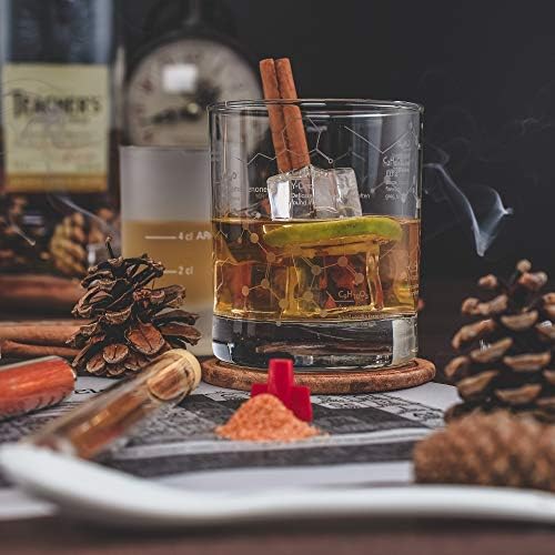 Greenline Goods Whisky Glasses - Conjunto de presentes de 10 oz - Ciência dos óculos de uísque gravados com moléculas de química