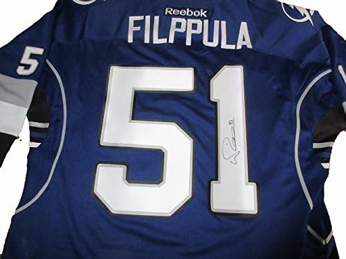 Valtteri filppula autografou camisa personalizada com prova, imagem da assinatura de Valtteri para nós, campeão da Copa Stanley